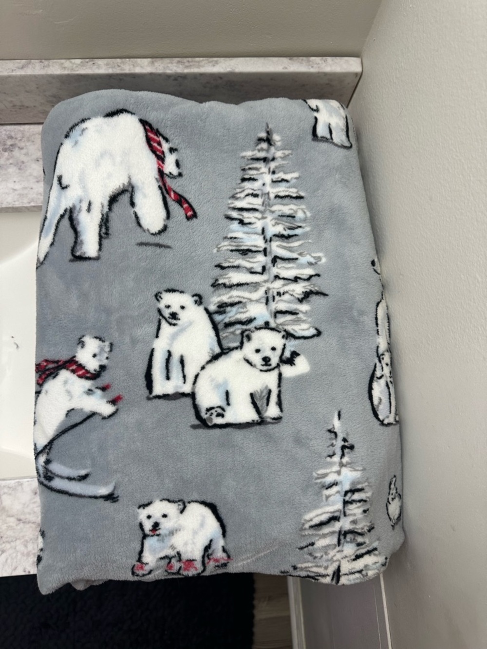 Vera Bradley Beary Merry Fleece Polar Bear Throw Blanket